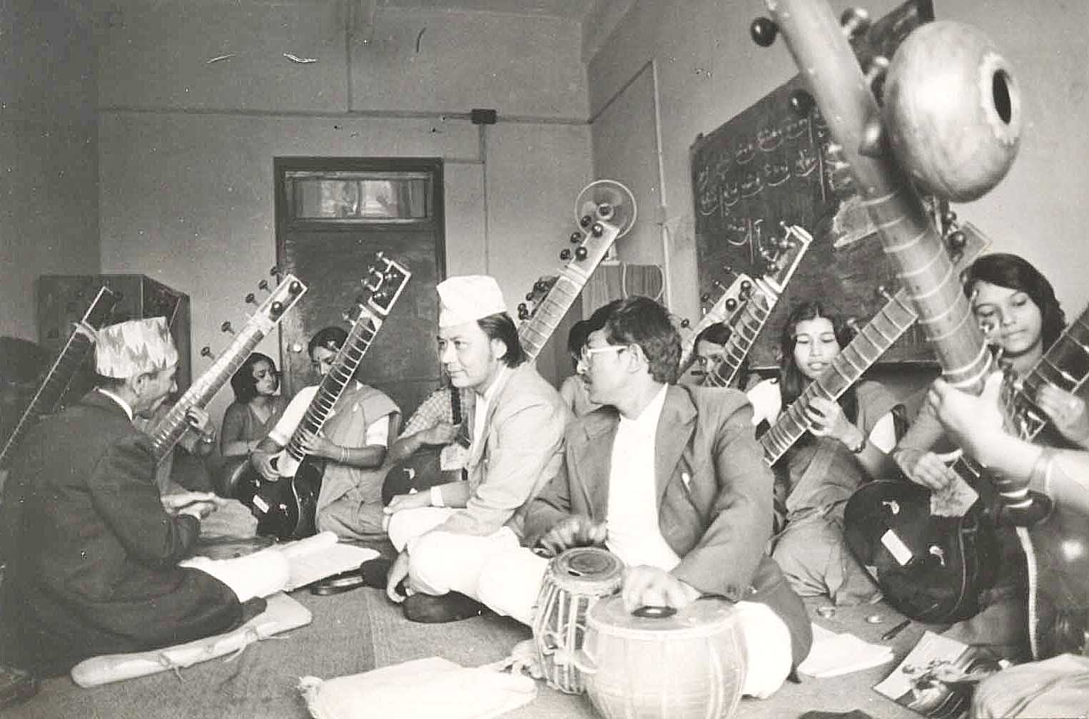पद्मकन्या क्याम्पसमा लोकसंगीत प्रशिक्षकका रूपमा कार्यरत गोपाल योञ्जन। सन् १९७२ मा उनी क्याम्पसको लोकसंगीत विभागमा नियुक्त भएका थिए, जहाँ उनले संगीत शिक्षा र लोकसांगीतिक अध्ययनको क्षेत्रमा महत्वपूर्ण योगदान पुर्&zwj;याए।